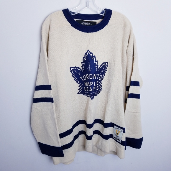 toronto maple leafs sweater